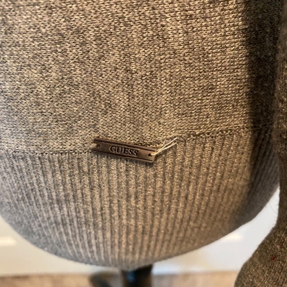 Guess Size S women’s sweater - Picture 4 of 7
